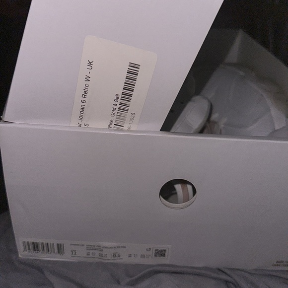 Jordan Retro 6 Gold Hoops Wmns Size 10.5 - Picture 7 of 7